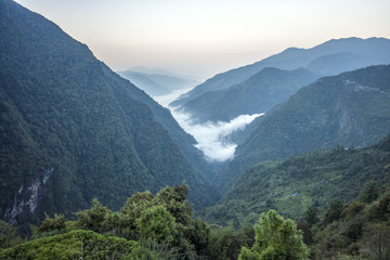 Fototapeta premium Himalaya Annapurna Trekking Wolken