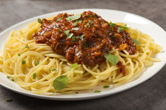 Spaghetti with sauce of Mediterranean tuna, fresh oregano leaves and Italian extra virgin olive oil