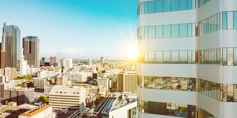 Sonne im Sommer an Hochhaus Turm in Los Angeles © Robert Kneschke