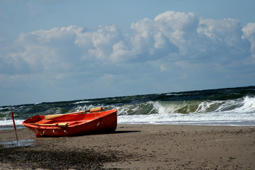 łódź na plaży