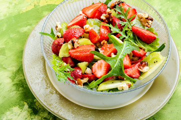 salad with strawberry