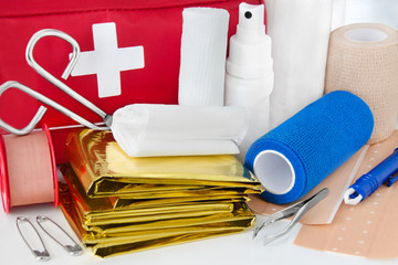 Apotheke - Erste Hilfe - First Aid