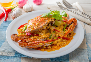 Fried crab curry powder.