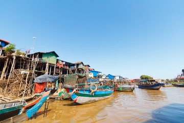 Obraz premium houses at Kampong Phluk in dry season