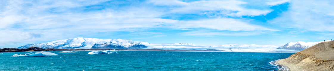 Fototapeta na wymiar Panorama view of Jokulsarlone iceberg lagoon in Iceland