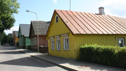 Naklejka premium Calle Karaimu Gatve en Trakai, Lituania