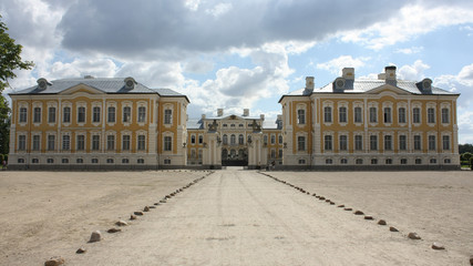 Naklejka premium Palacio de Rundale en Bauska, Letonia
