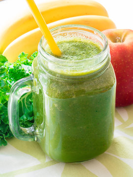 Kale, Apple And Banana Smoothie