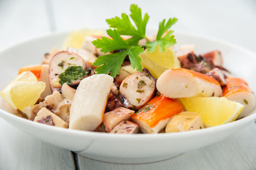 Piatto di frutti di mare misti 