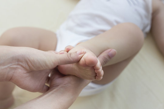baby foot exercise