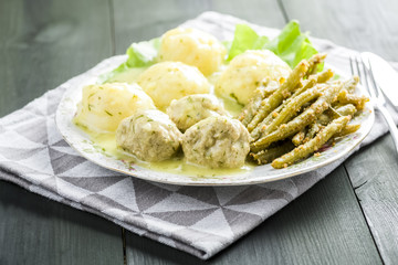 Meatballs in dill sauce