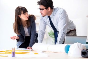 Obraz premium Engineers working on new project