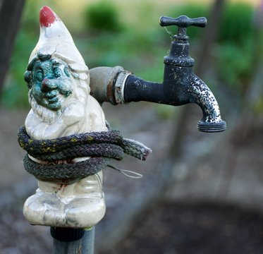Der gefesselte Zwerg