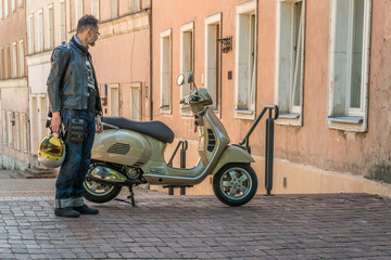 Man presents his classic scooter © Ralfik D