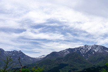 Obraz premium 春の雨飾山