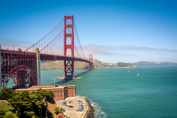 Golden gate bridge vivid day landscape, San Francisco, USA - obrazy, fototapety, plakaty