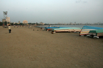 Fototapeta na wymiar Chowpatty Beach, Mumbai, India