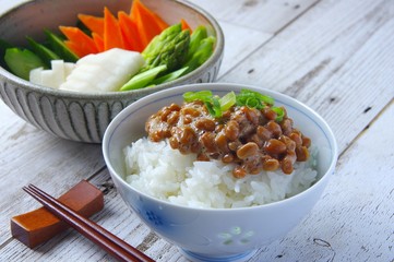 朝ごはん　漬物と納豆