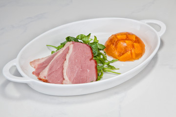 Geräucherte Entenbrust mit Salat