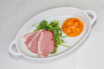 Geräucherte Entenbrust mit Salat