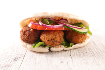 sandwich with vegetable and falafel