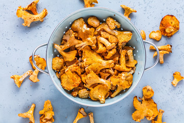 Frische Pfifferlinge (pilze) © karepa