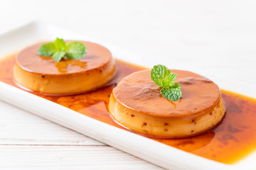 homemade caramel custard pudding