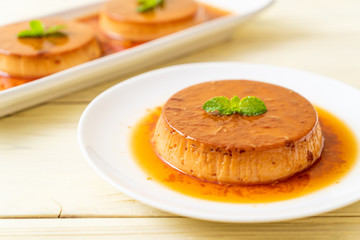 homemade caramel custard pudding