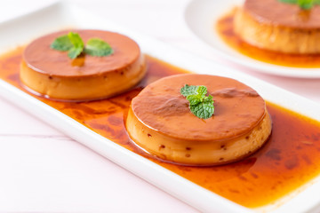 homemade caramel custard pudding