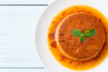 homemade caramel custard pudding