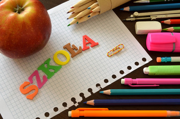 Zakończenie roku szkolnego, przybory szkolne © Pio Si