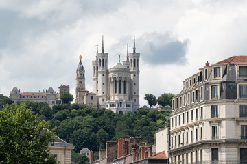  Lyon vue sur la basilique de Fourvière