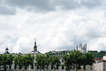 Naklejka premium Lyon vue sur la basilique de Fourvière