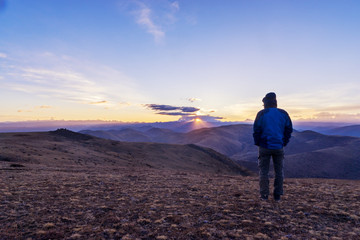 Fototapeta premium empty land with sunrise on top of mountain