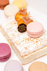 gâteau et macarons