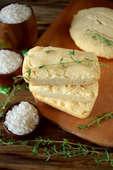Rice gluten free bread with thyme