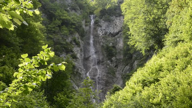 cascata nelle prealpi