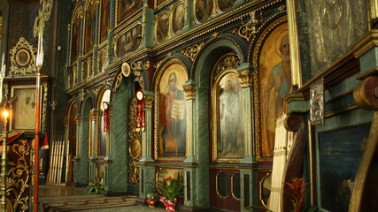 Fototapeta na wymiar Iglesia Ortodoxa de San Nicolás en Campulung Moldovenesc, Rumanía