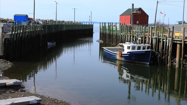 Timelapse of a huge tide in Halls Harbour, Nova Scotia 4K