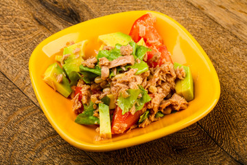 Tuna and avocado salad