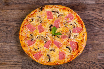 Pizza mushrooms and ham