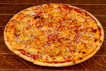 Pizza four cheeses
