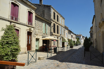 Fototapeta na wymiar Une rue dans la forteresse d'Aigues-Mortes, Gard, Languedoc, Occitanie.