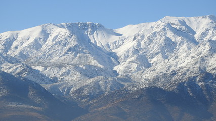 Fototapeta na wymiar Landscape of mountains and snow 