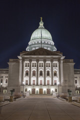 Fototapeta na wymiar Wisconsin state capitol building at night