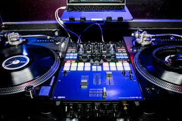DJ Turntable