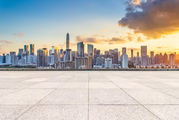 Obraz premium Shenzhen city skyline and outdoor floor