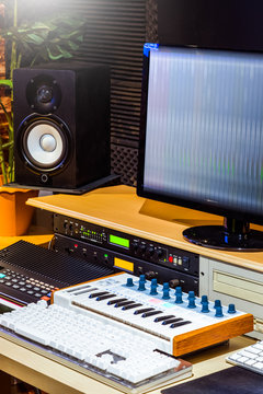 professional digital recording equipment in sound studio 