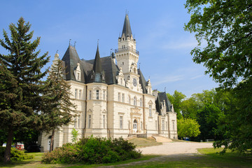 Fototapeta na wymiar Budmerice castle in Slovakia, advice for trip