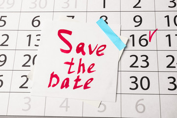 Obraz premium Calendar and sheet of paper with text 